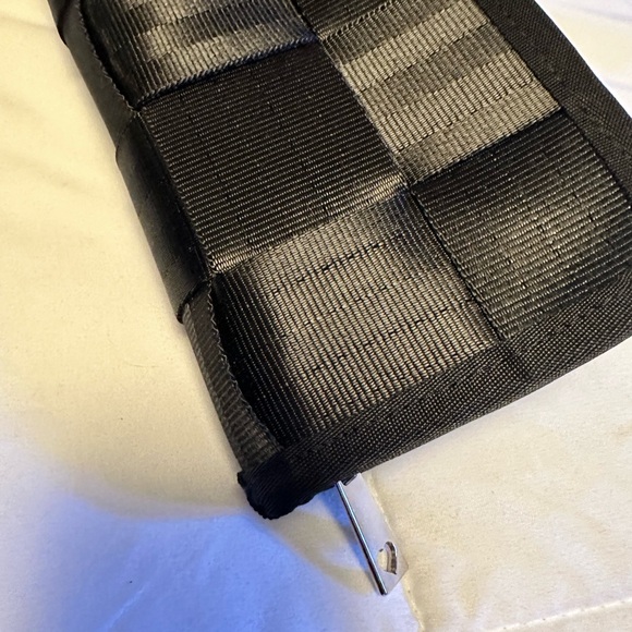 Harveys seatbelt black classic wallet - Picture 4 of 6